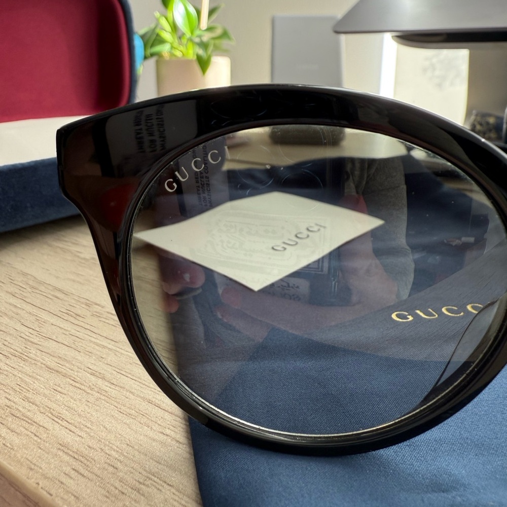 Gucci Luxury Stylish Cat Eye Sunglasses Authentic full inclusion - Picture 6 of 9